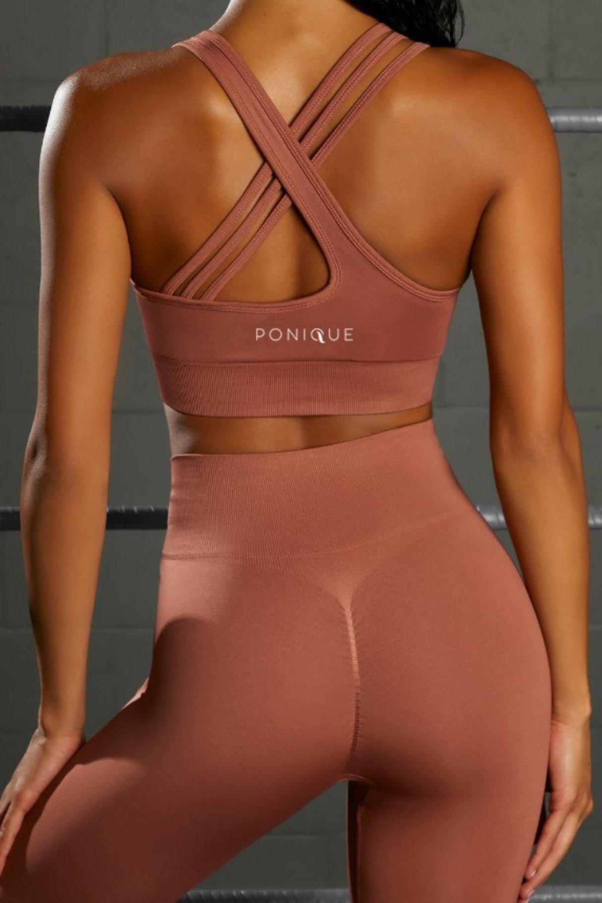 Amy Set: Leggings & Sports Bra – Ponique